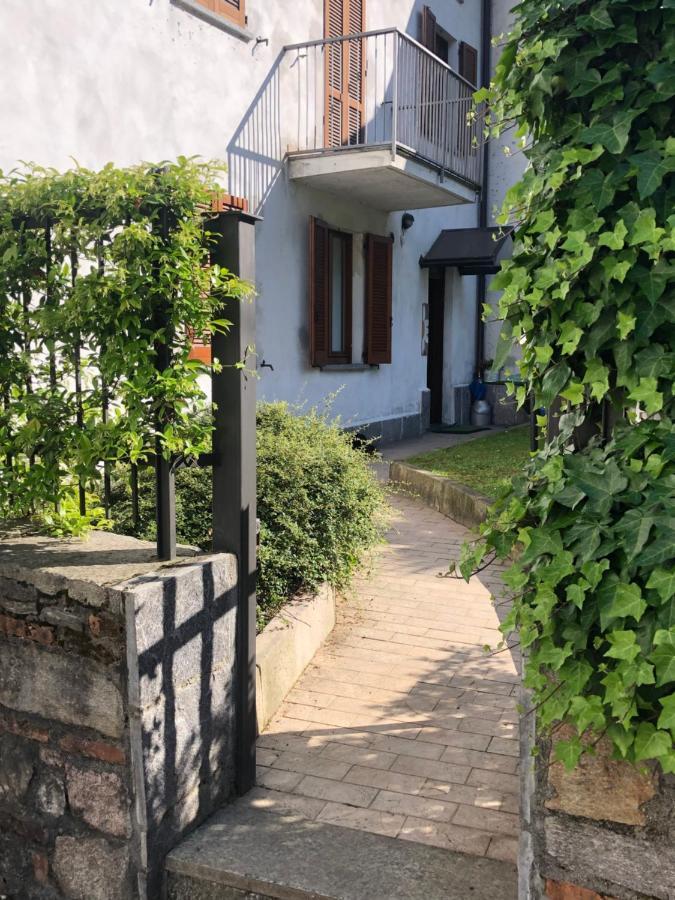 Casa Nonna Elide 2 Appartement Besozzo Buitenkant foto