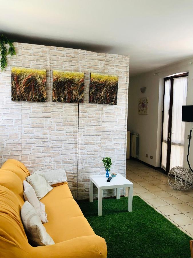 Casa Nonna Elide 2 Appartement Besozzo Buitenkant foto
