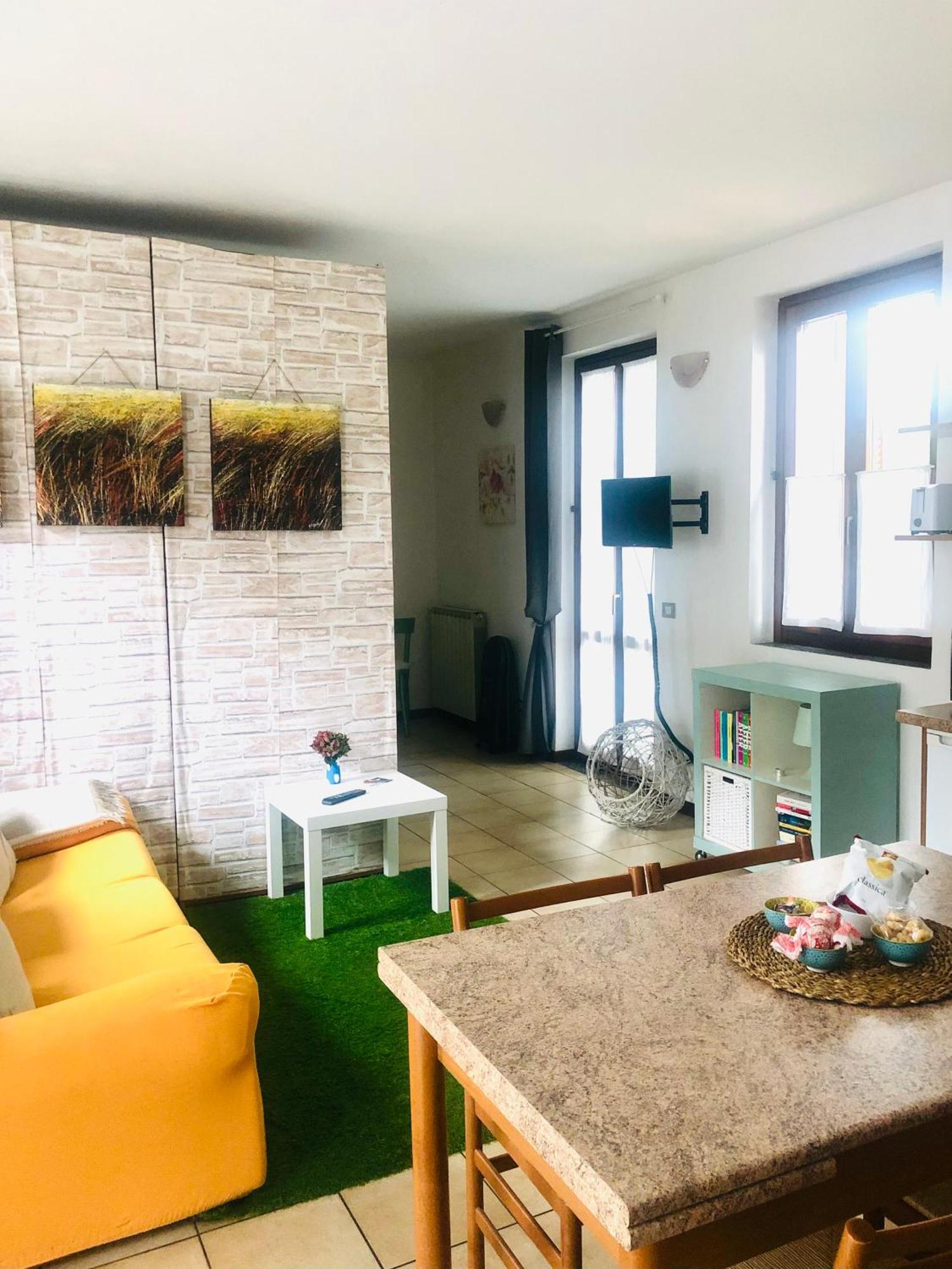 Casa Nonna Elide 2 Appartement Besozzo Buitenkant foto
